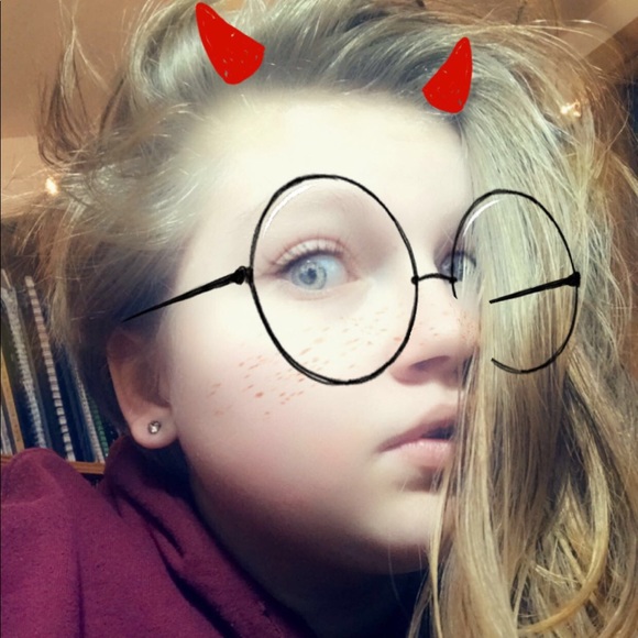 Meet your Posher, Brooke - Picture 1 of 1